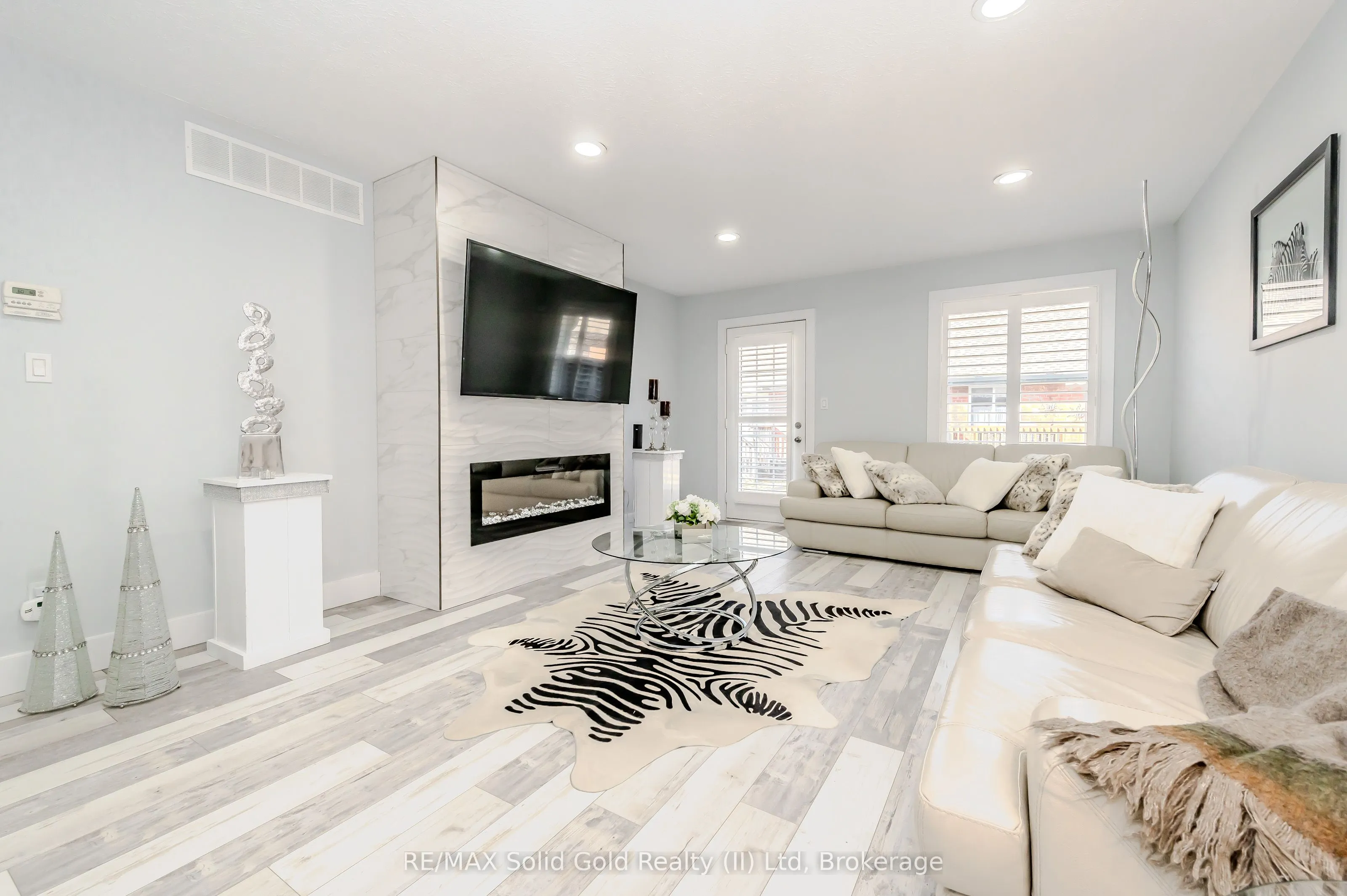 10 Isherwood Avenue #18