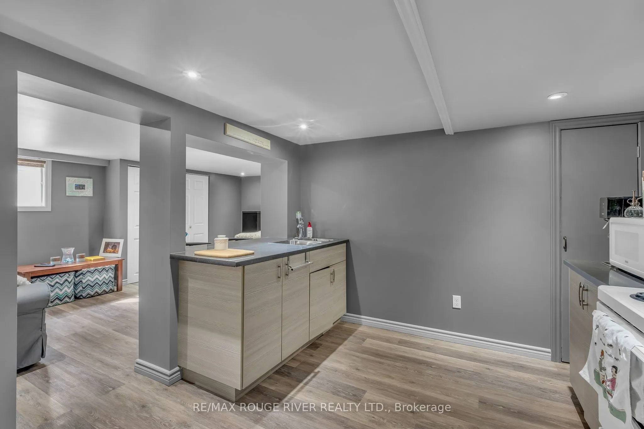 234 King Street E