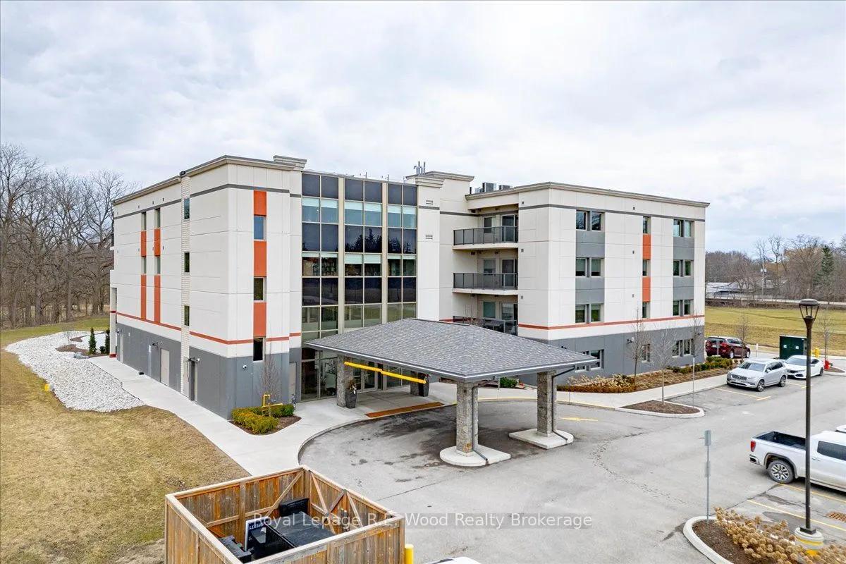 8 Centre Street, #210