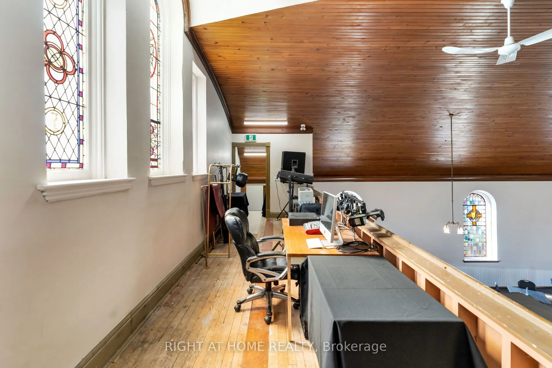 19 Albert Street E