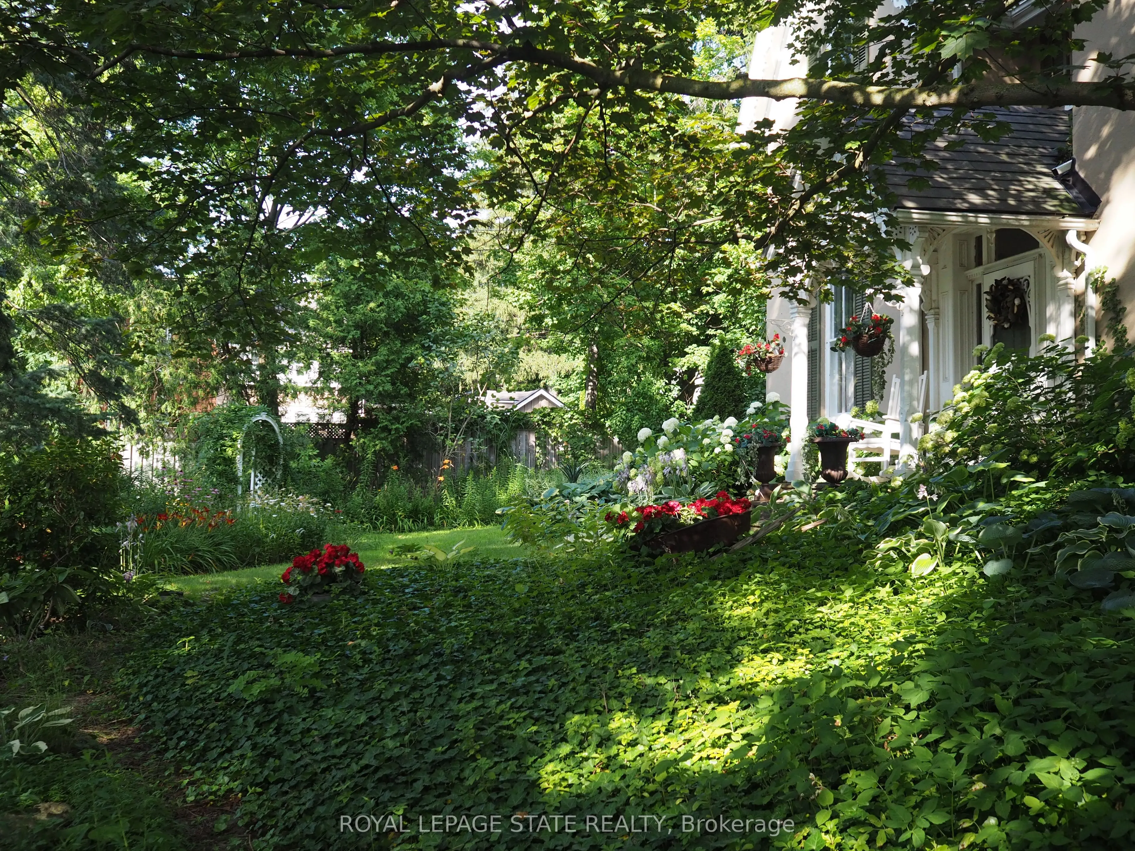 340 Dundas Street E