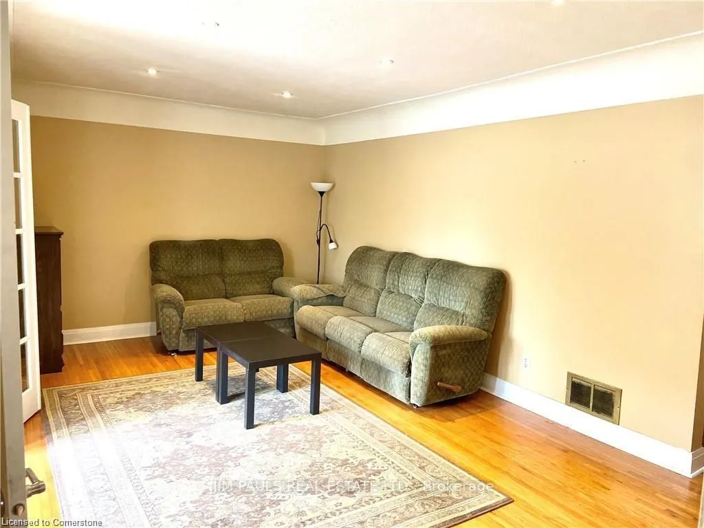 439 Upper Gage Avenue