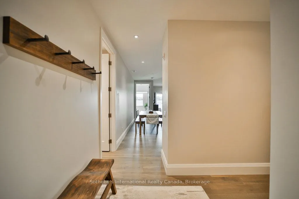 727 GRANDVIEW Drive, #002