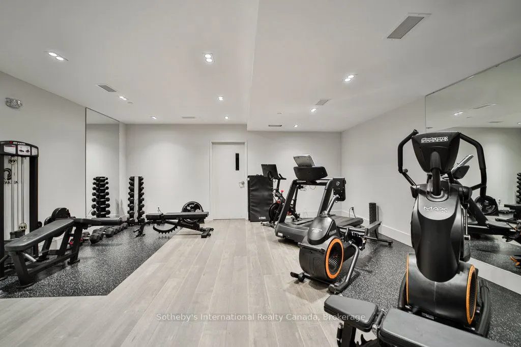 727 GRANDVIEW Drive, #002