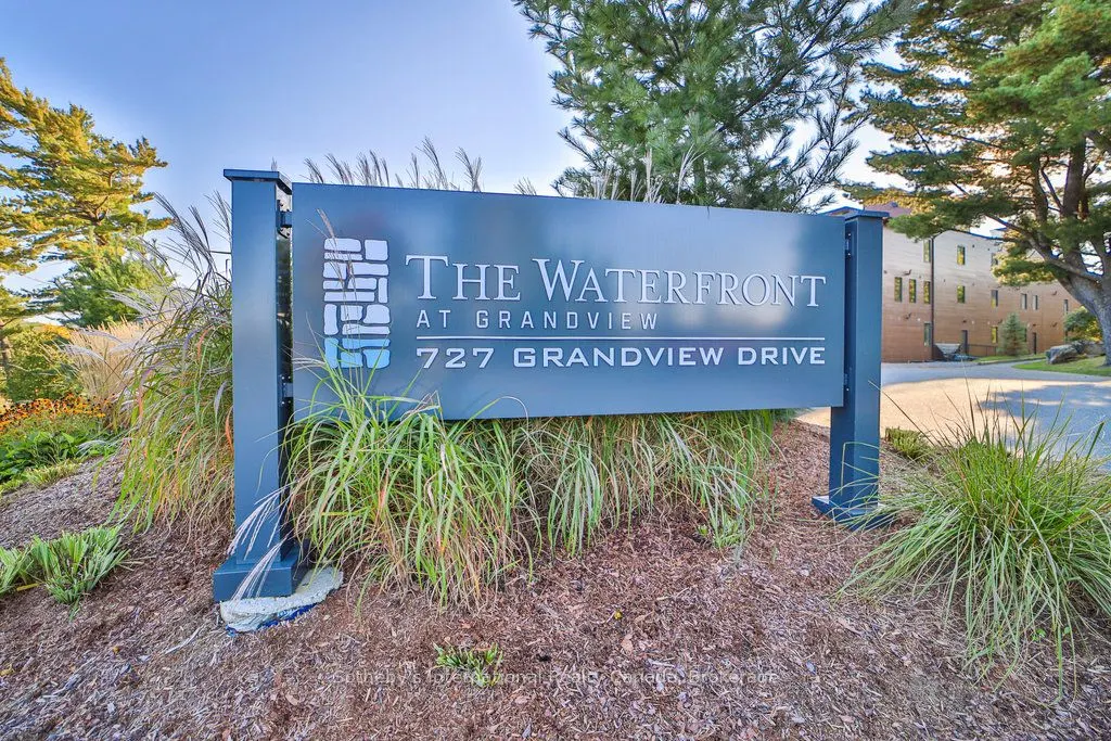 727 GRANDVIEW Drive, #002