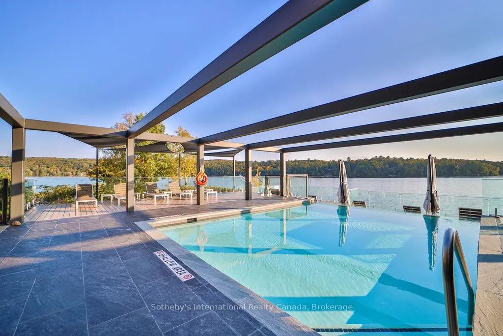 727 GRANDVIEW Drive, #002