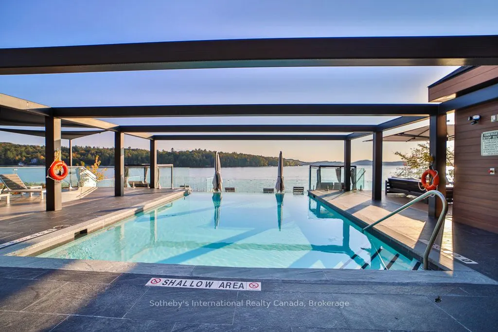 727 GRANDVIEW Drive, #002