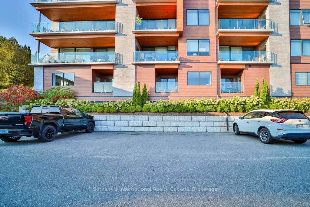 727 GRANDVIEW Drive, #002