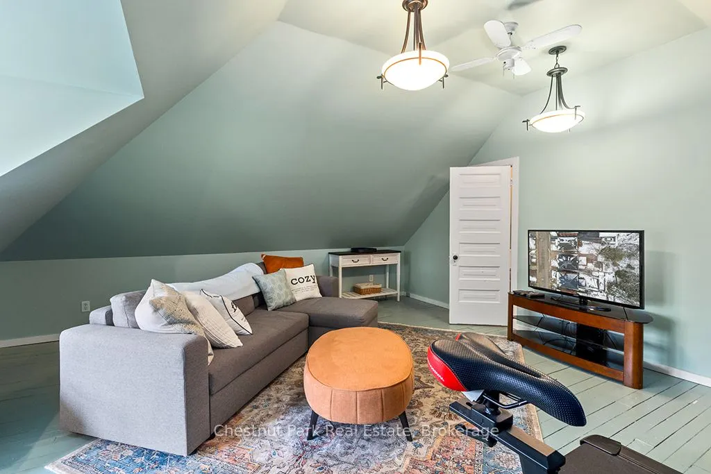 877 5th Avenue 'A' E