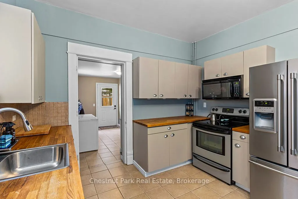 877 5th Avenue 'A' E