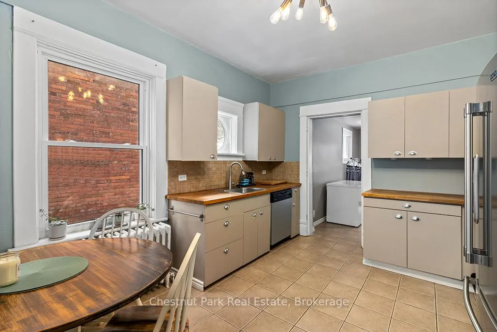 877 5th Avenue 'A' E