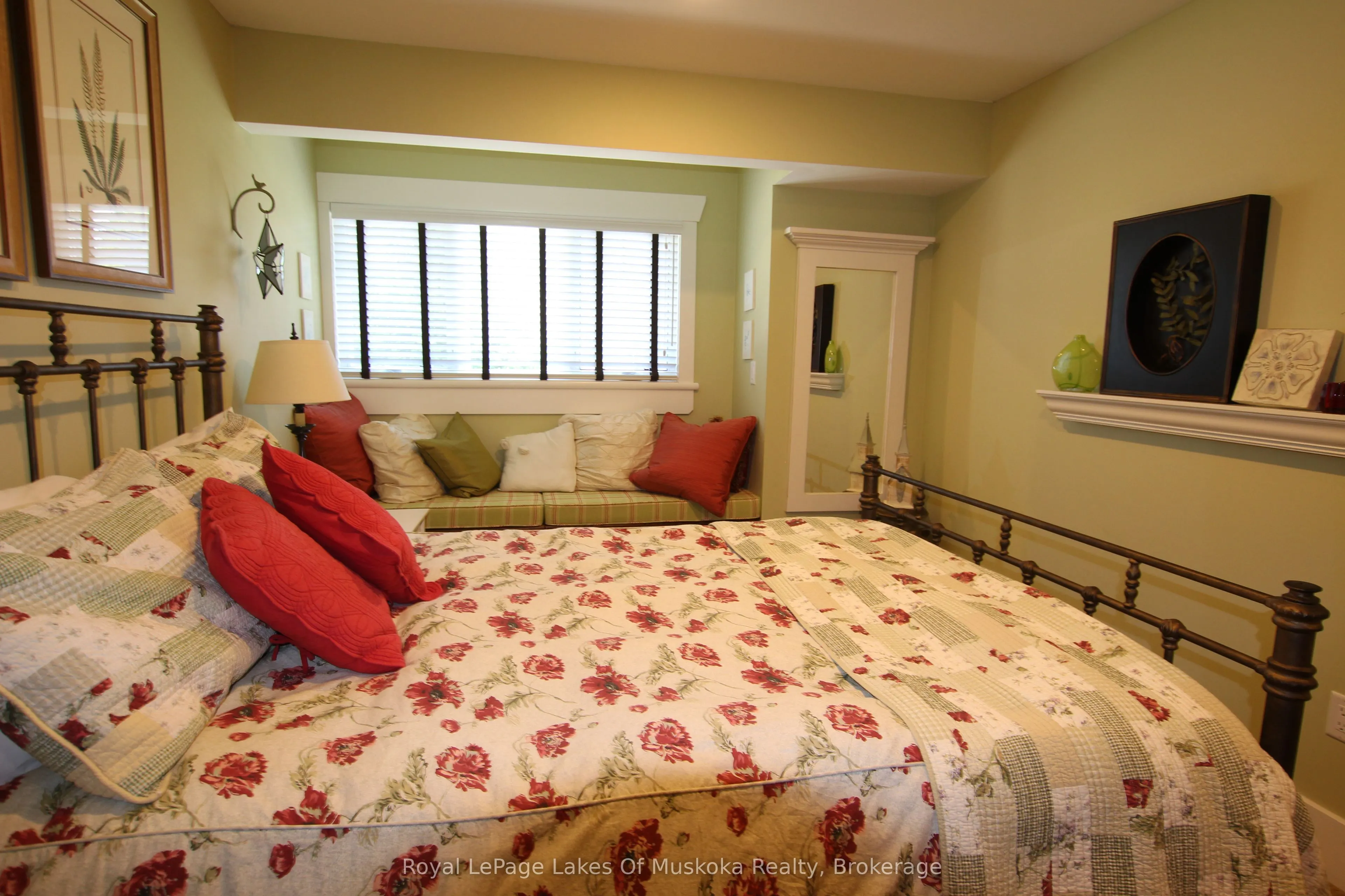 1020 BIRCH GLEN Road, #V 14 W 3