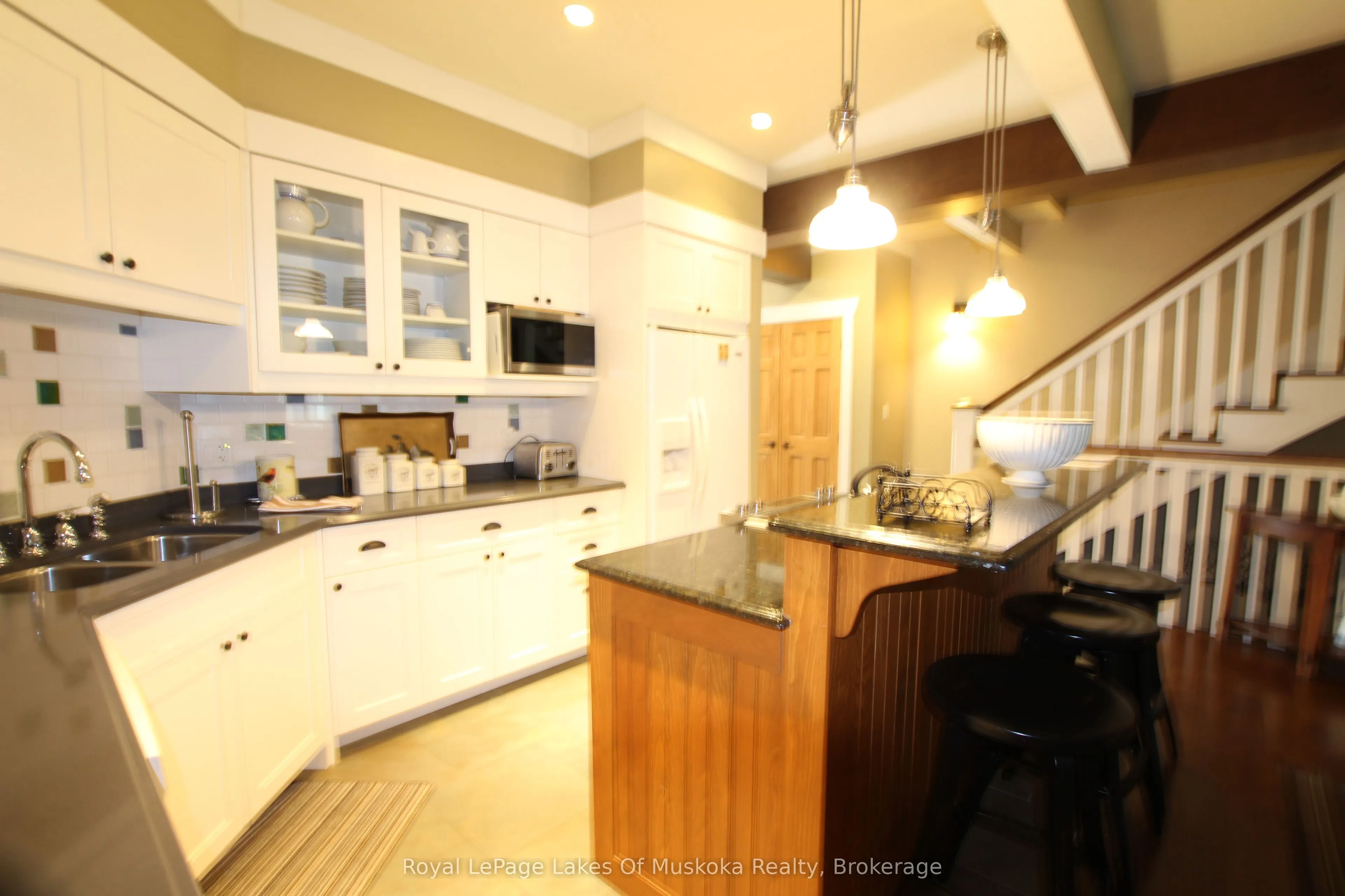 1020 BIRCH GLEN Road, #V 14 W 3