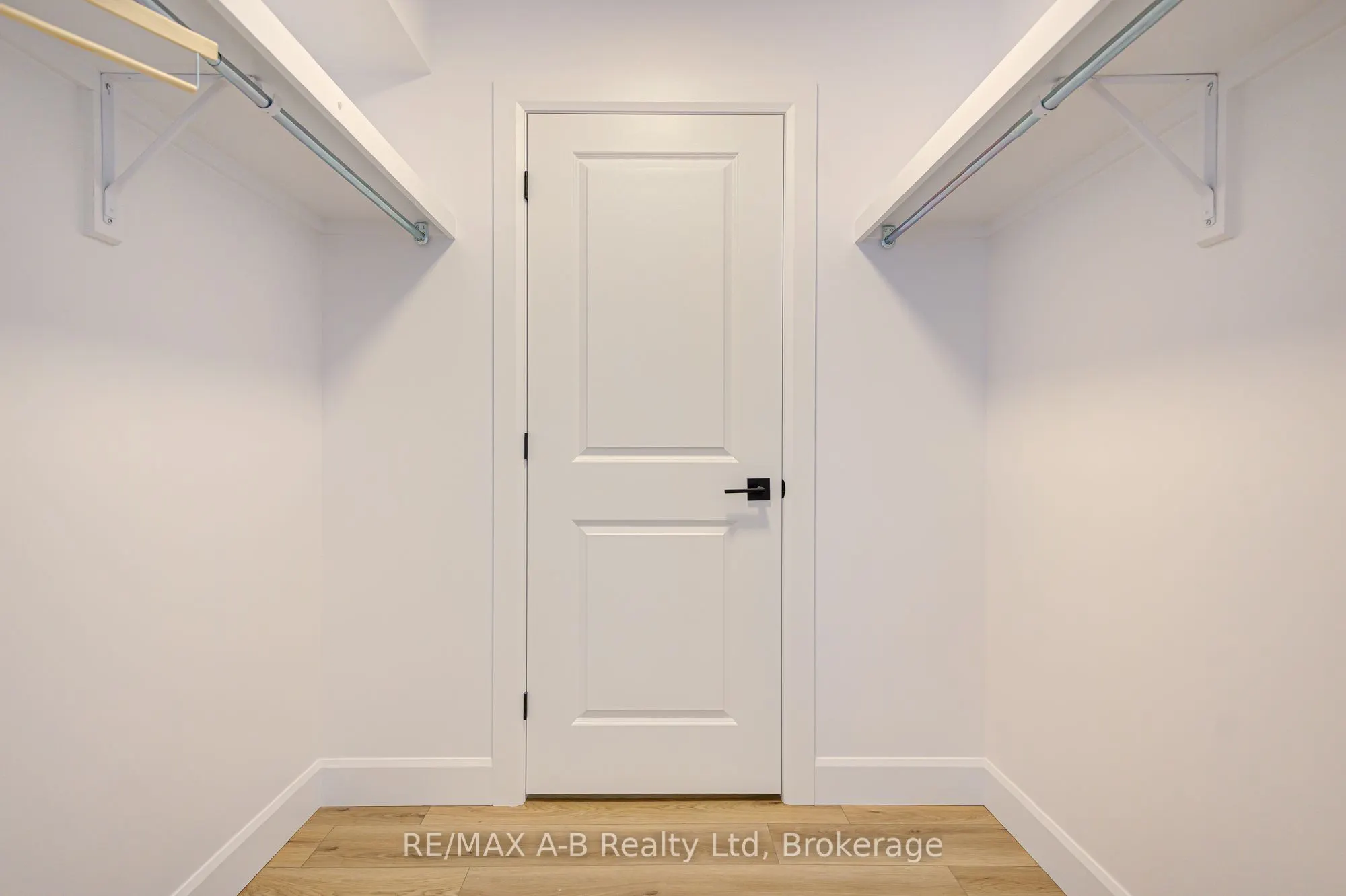 428 Queen Street W, #3