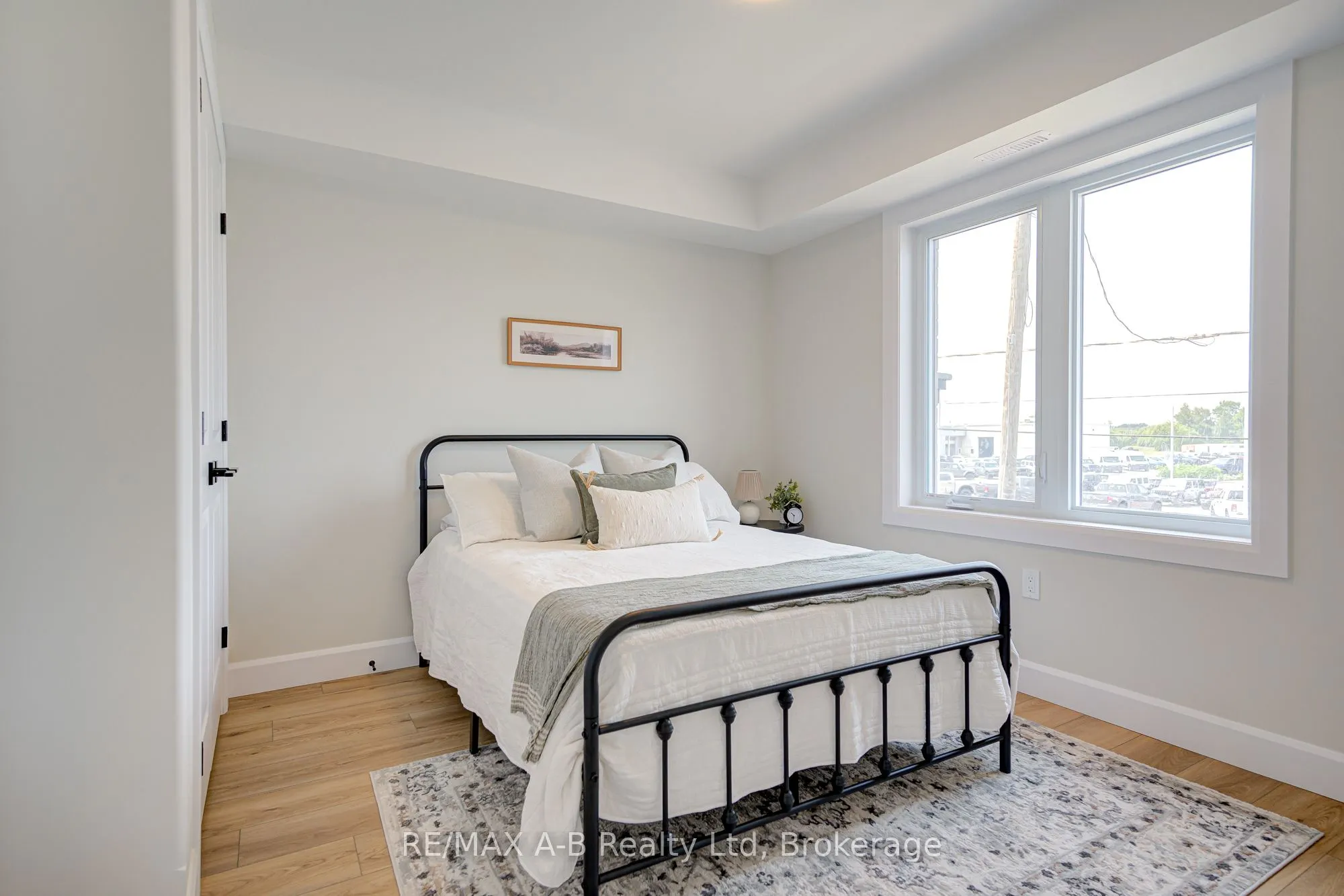 428 Queen Street W, #3