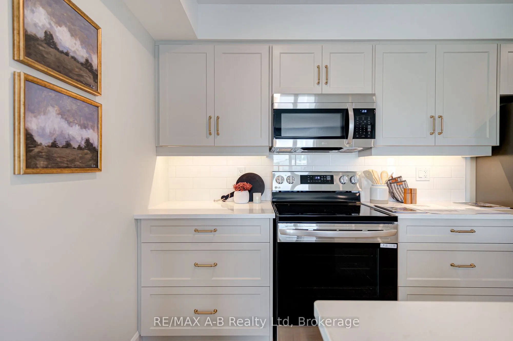 428 Queen Street W, #3