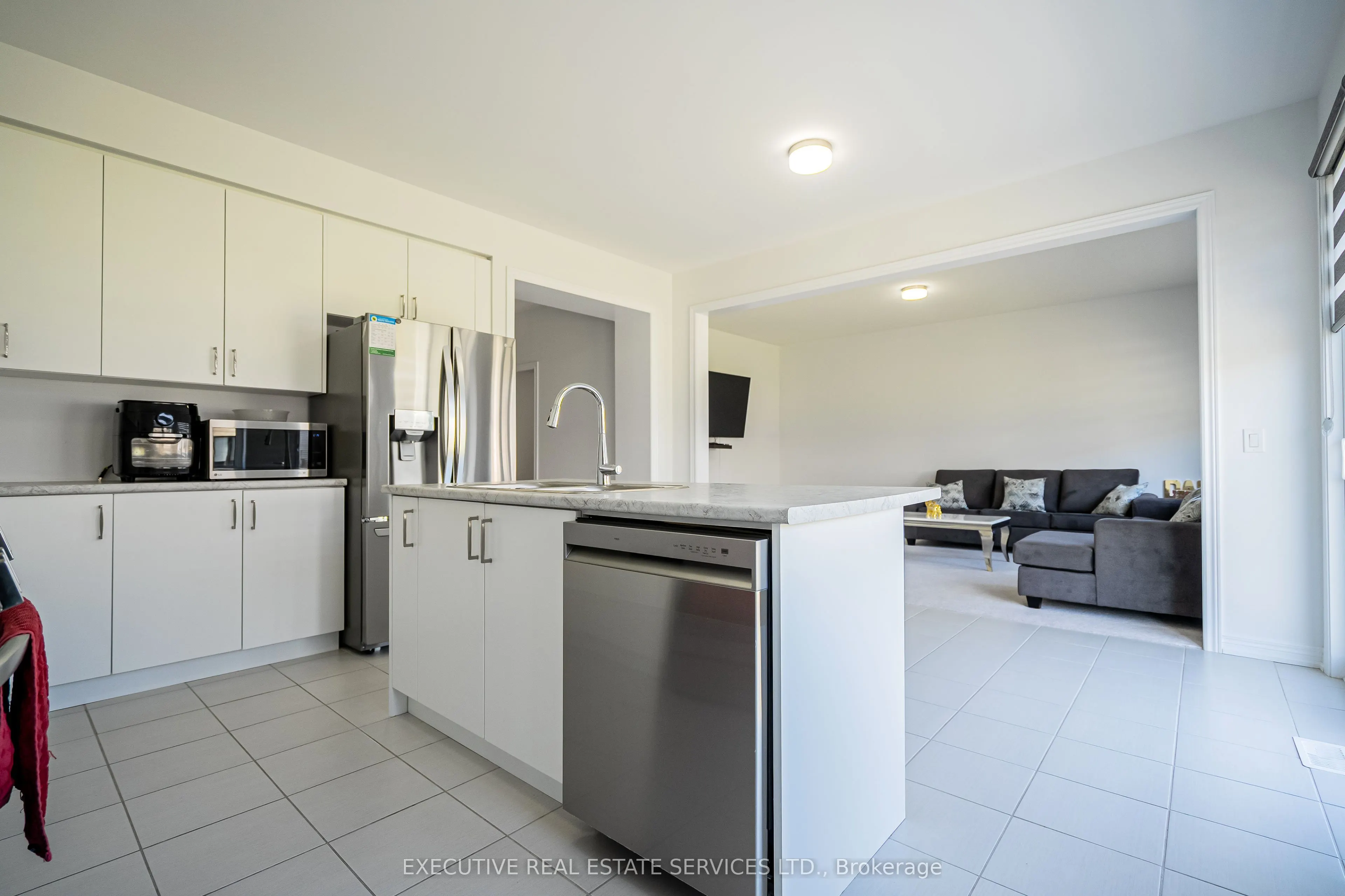 283 Rea Drive N