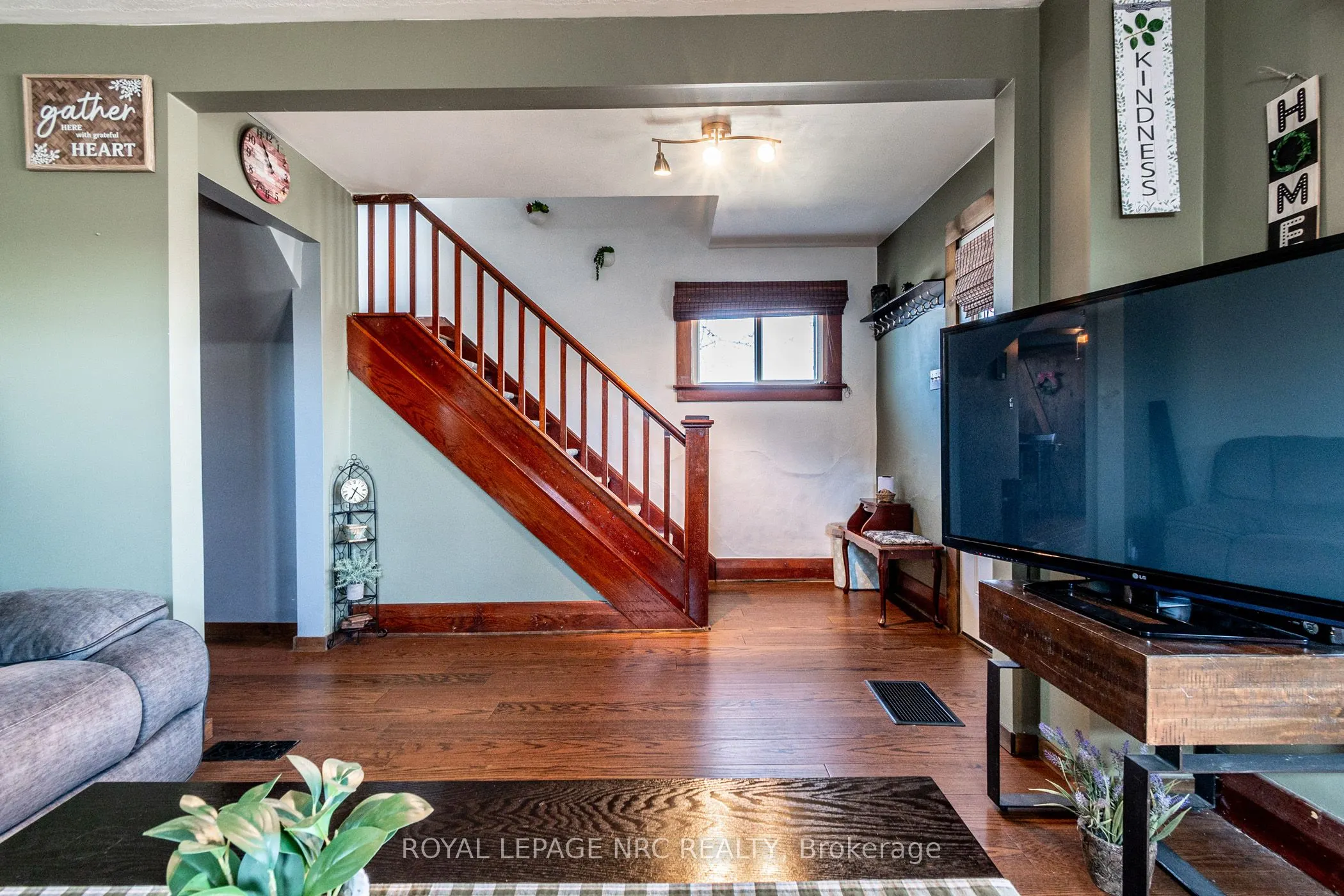 508 Main Street W