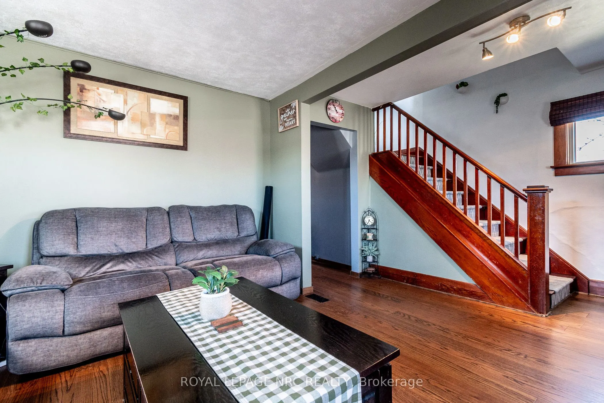 508 Main Street W