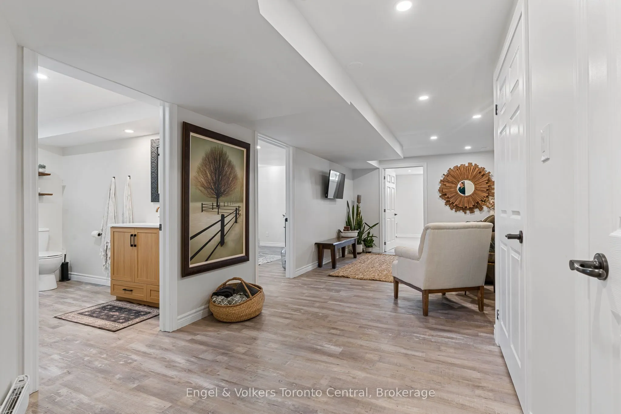 242 SOMERS Street