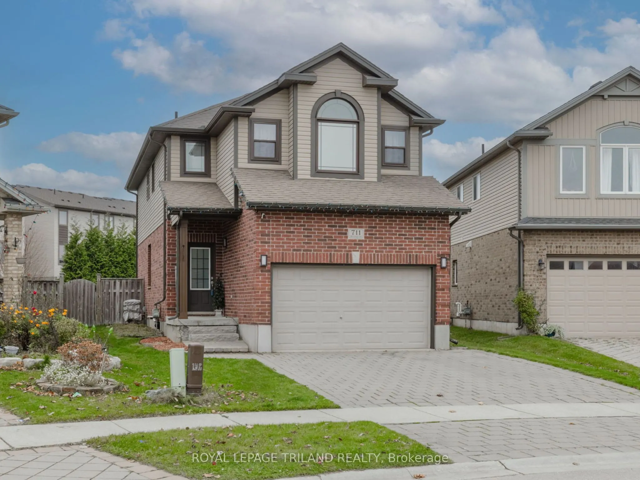 711 Springwood Crescent