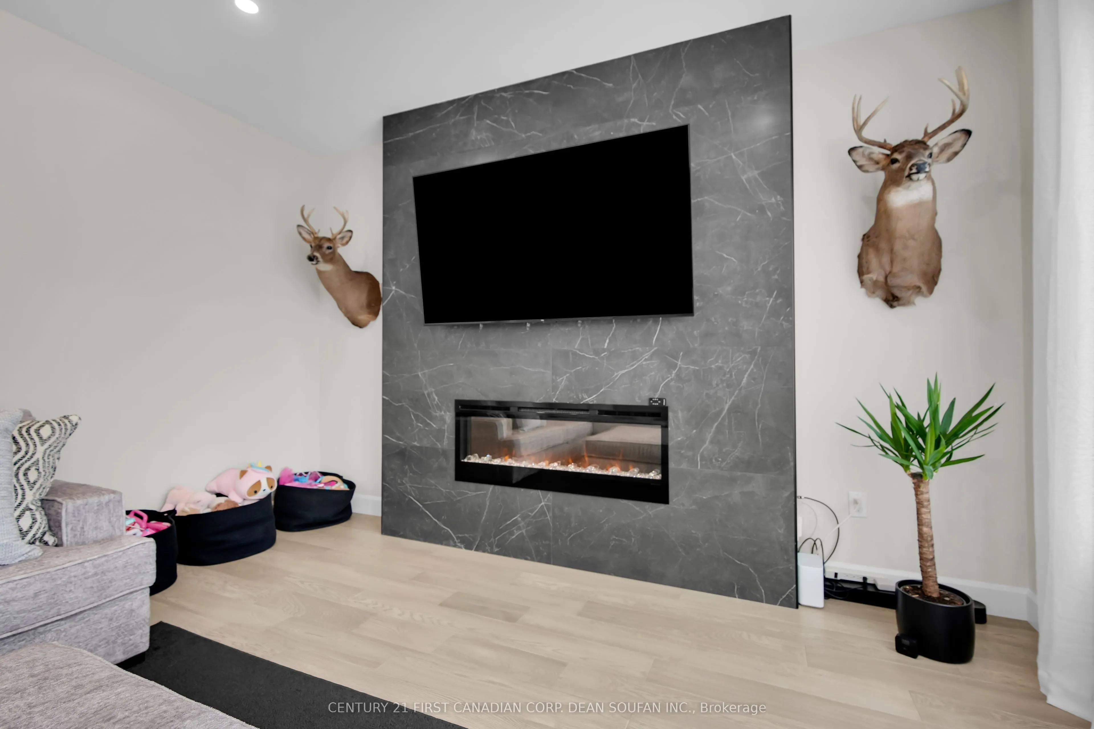 7251 Silver Creek Circle