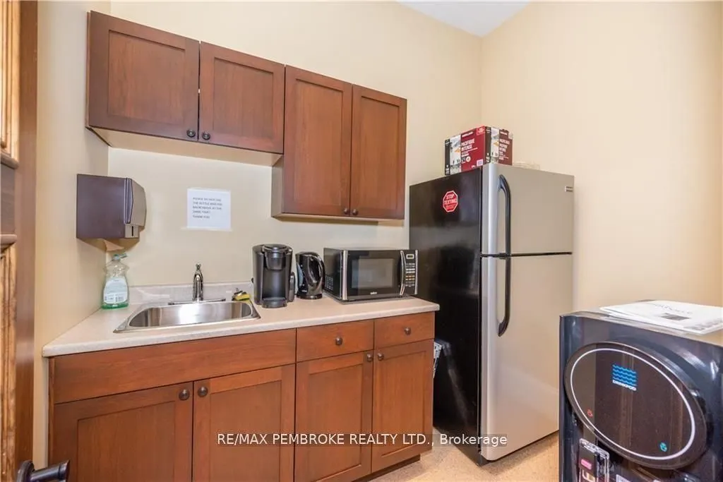 464 Pembroke Street W