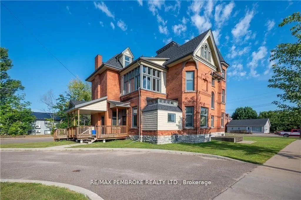 464 Pembroke Street W