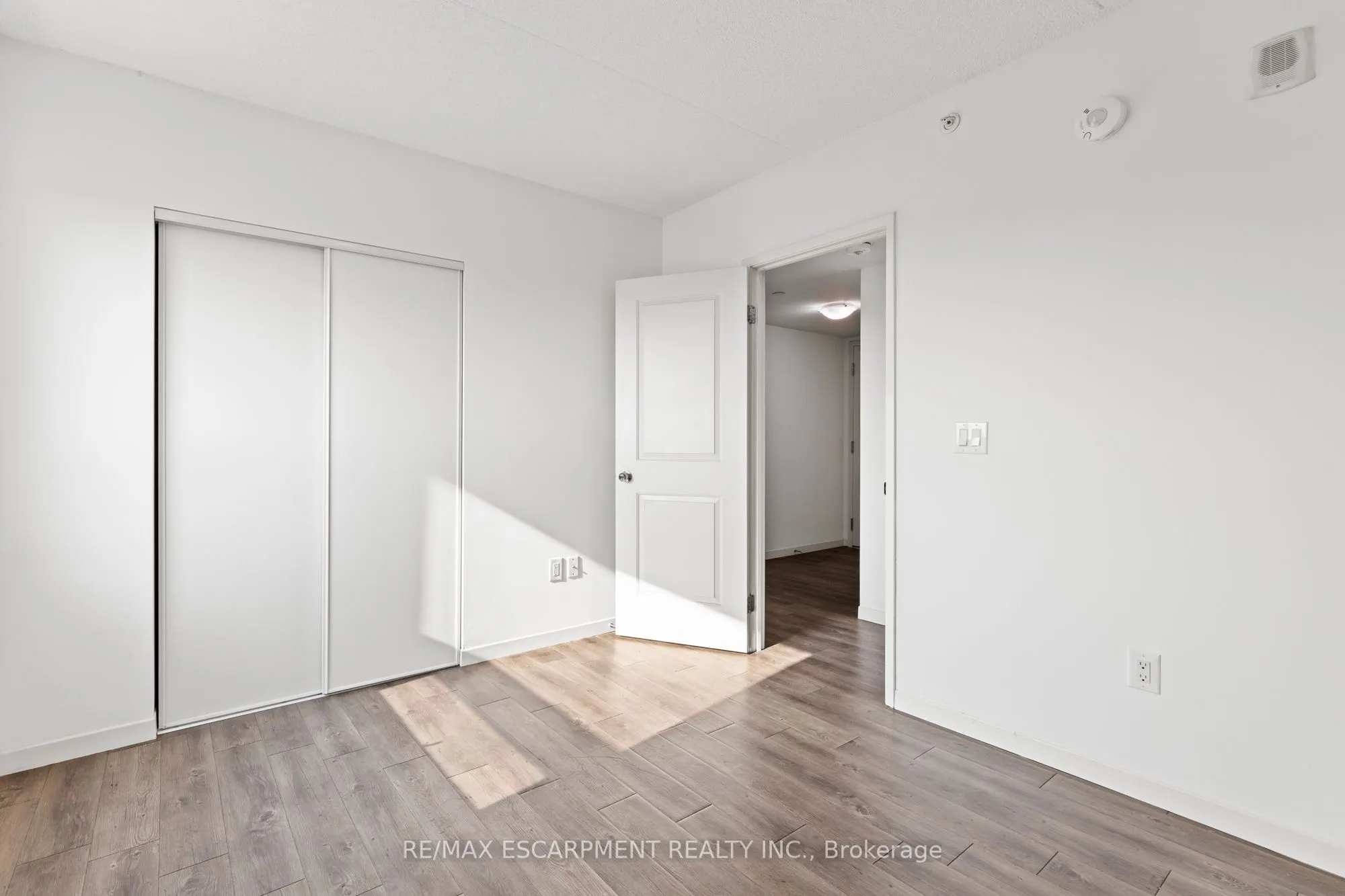 220 CANNON Street E, #701