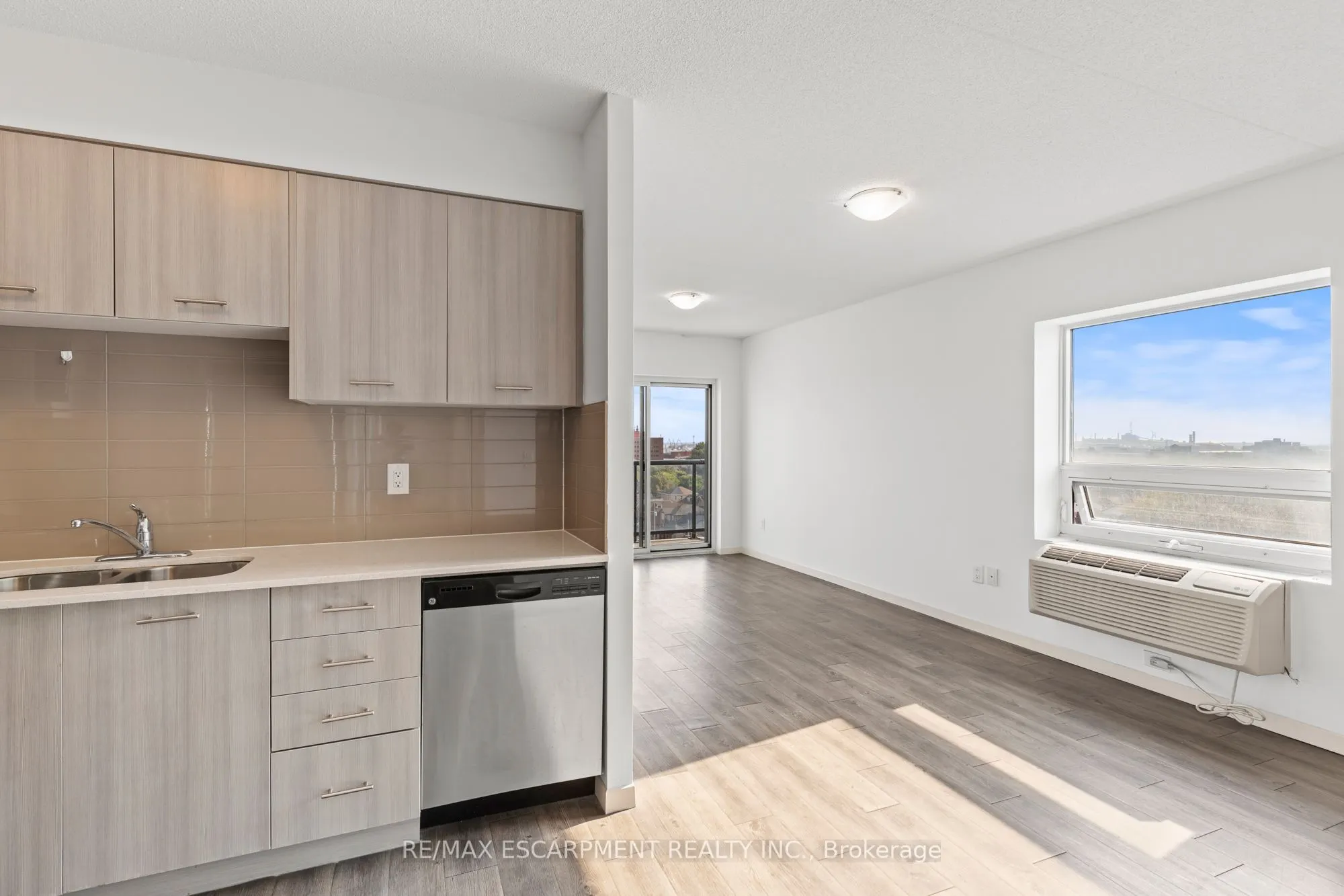 220 CANNON Street E, #701