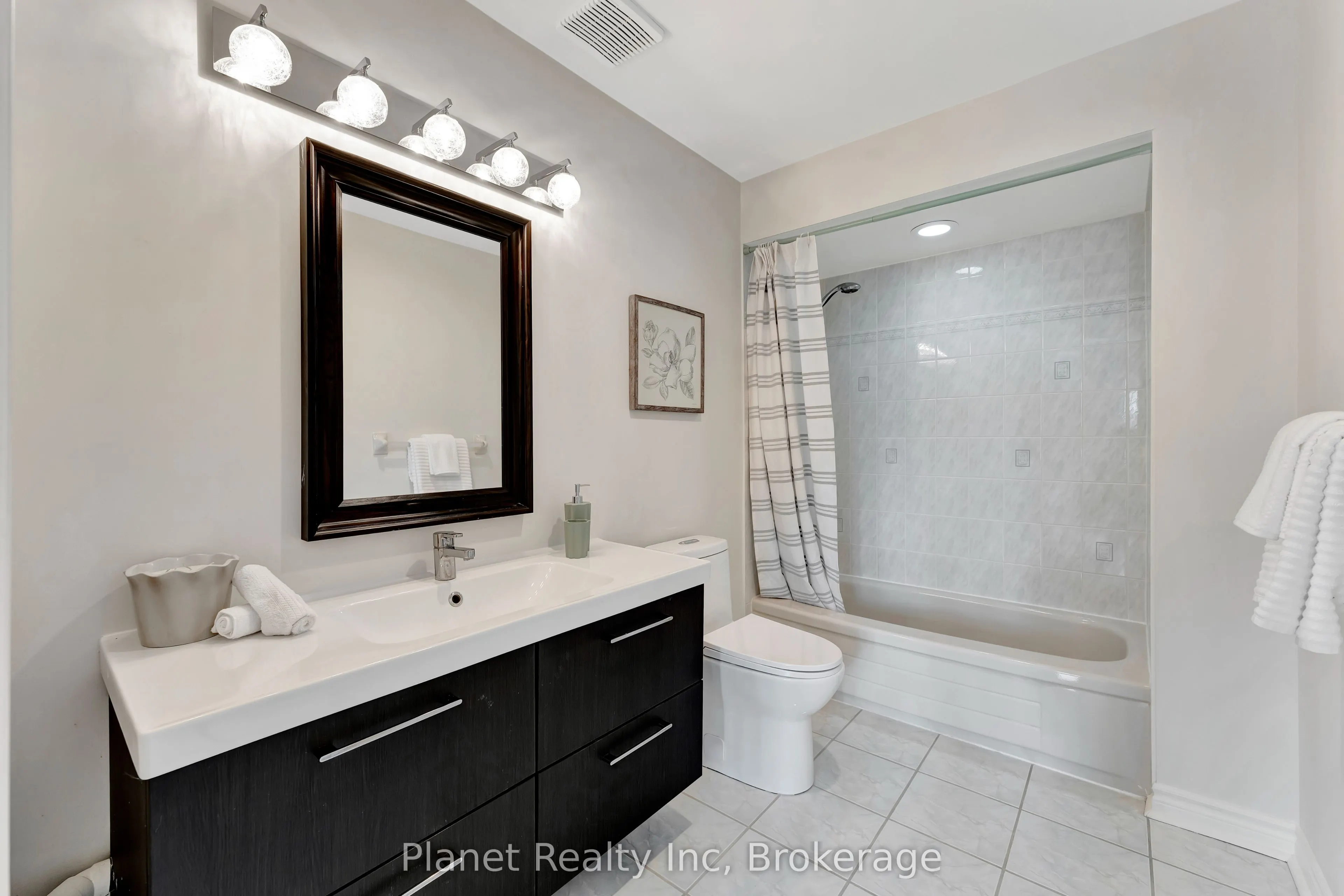 25 Manor Park Crescent #7