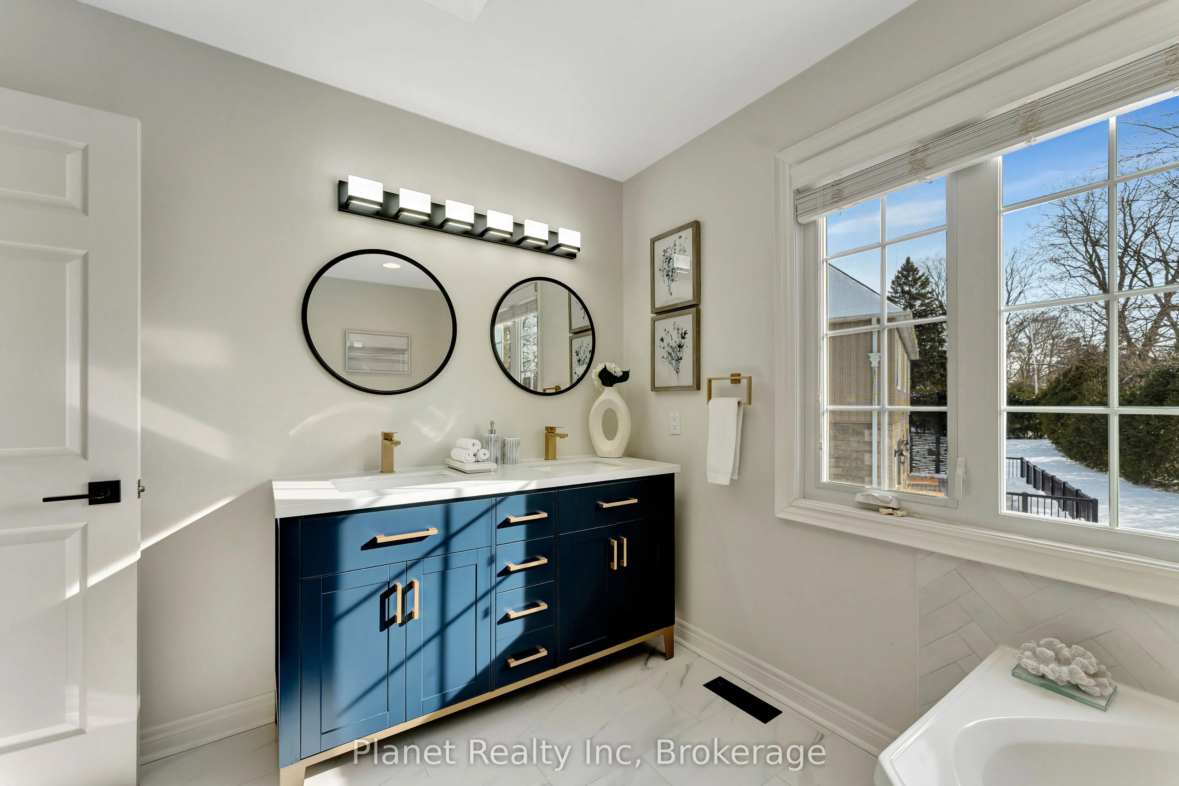 25 Manor Park Crescent #7