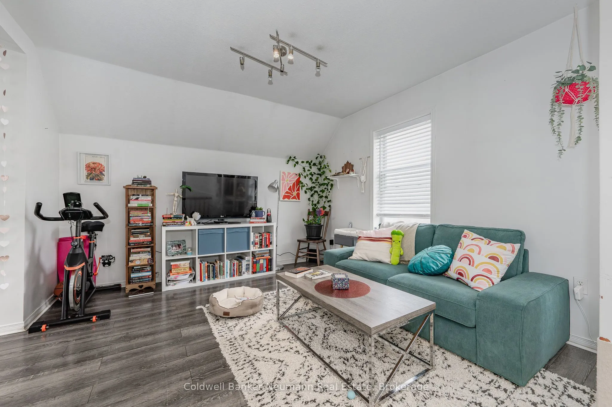 155 Weber Street E