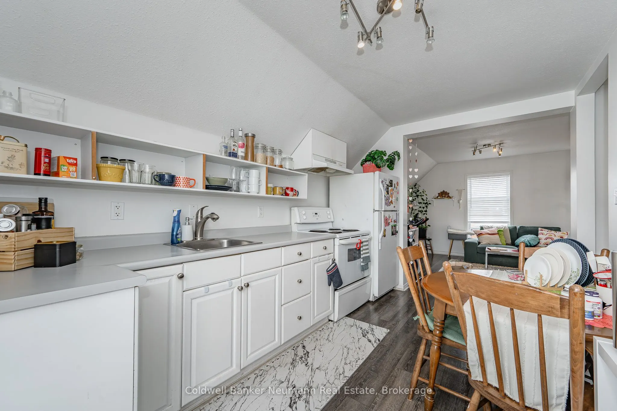 155 Weber Street E
