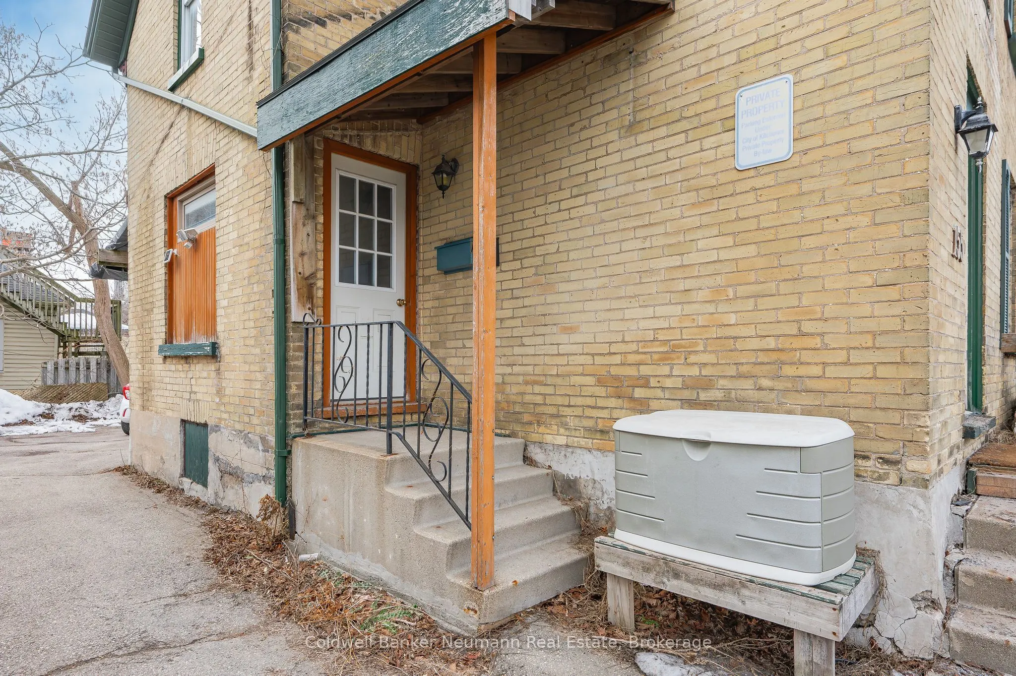 155 Weber Street E