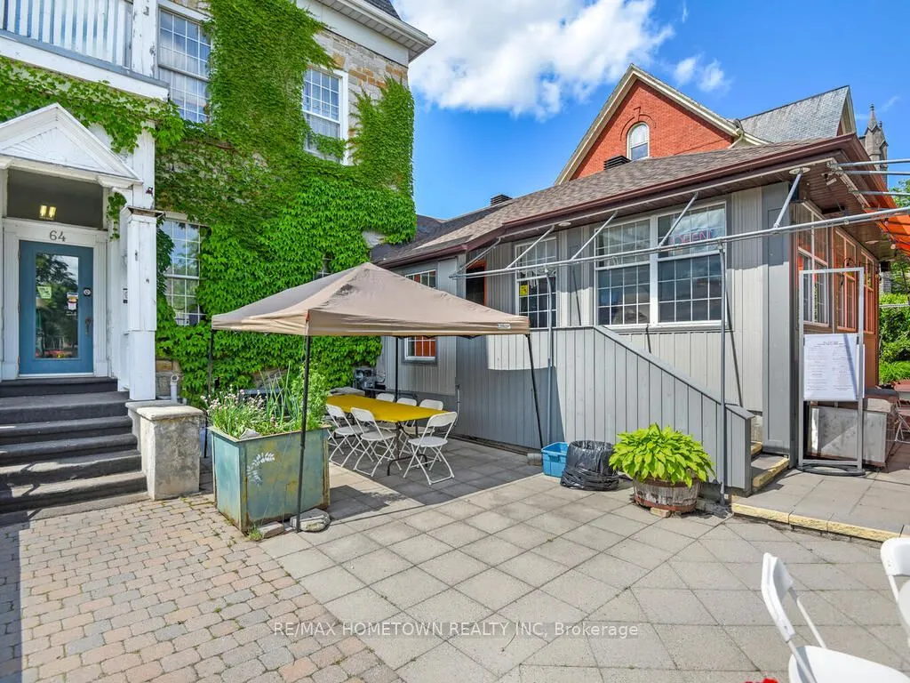 64 King Street E