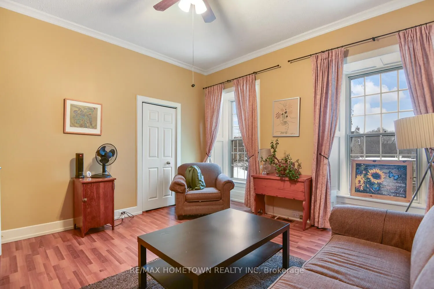 64 King Street E