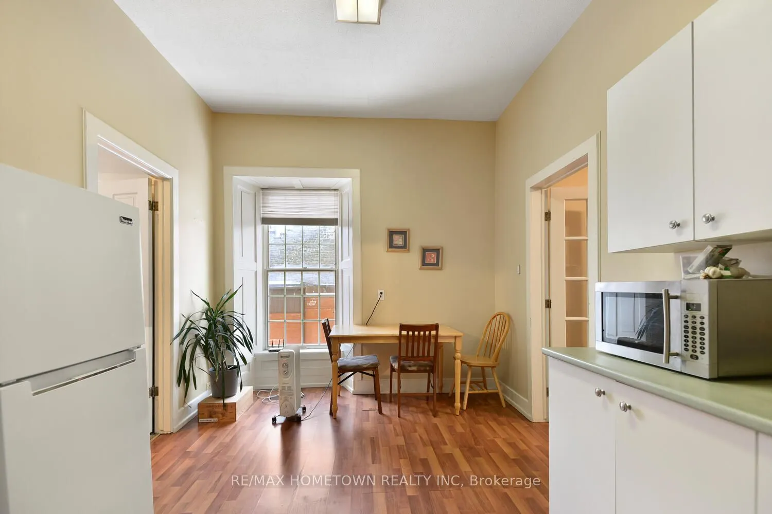 64 King Street E