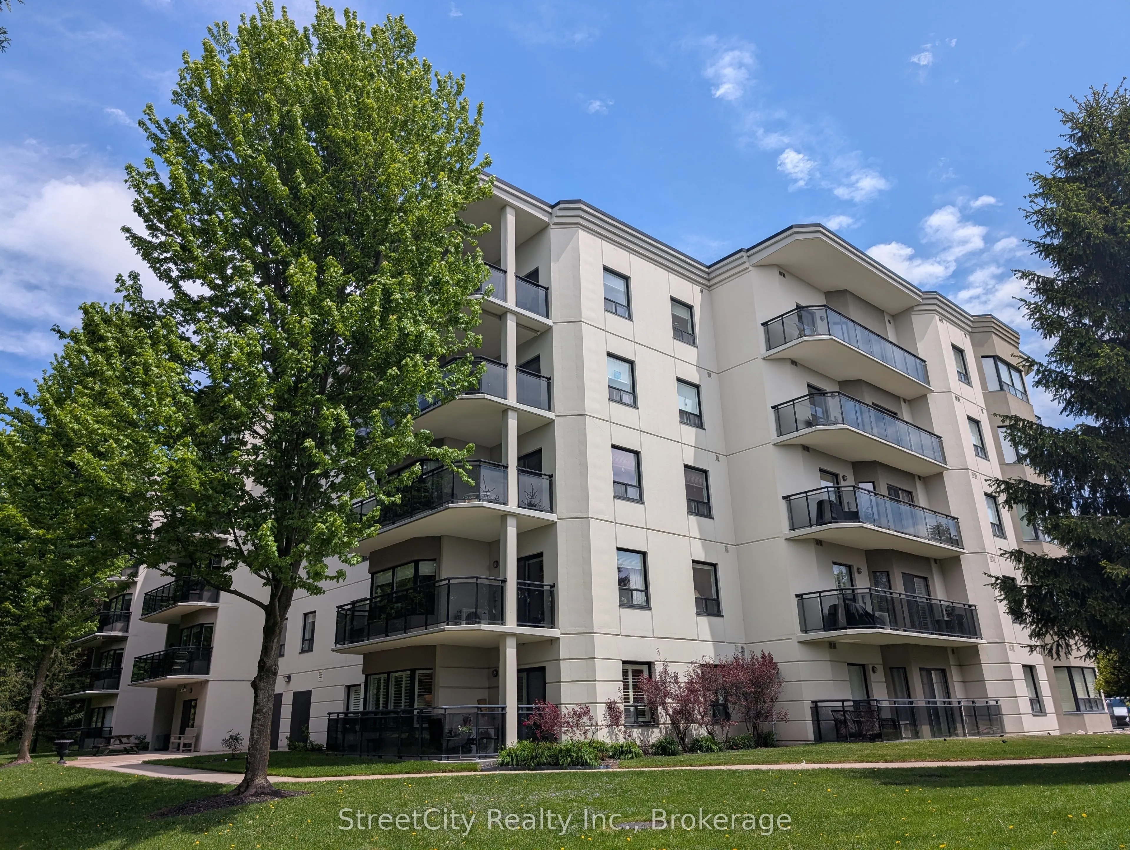 160 Romeo Street S, #501