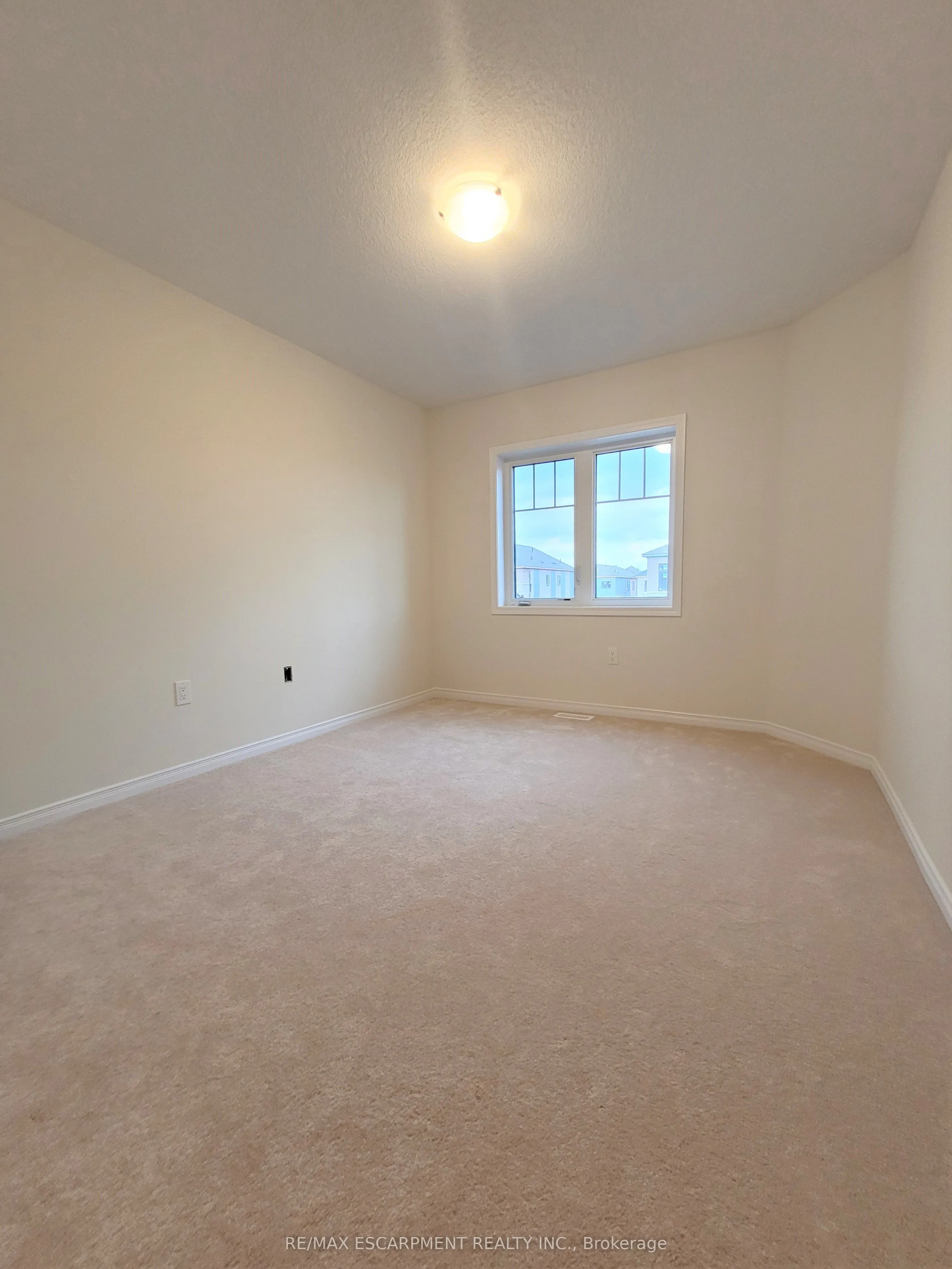 11 Amos Avenue
