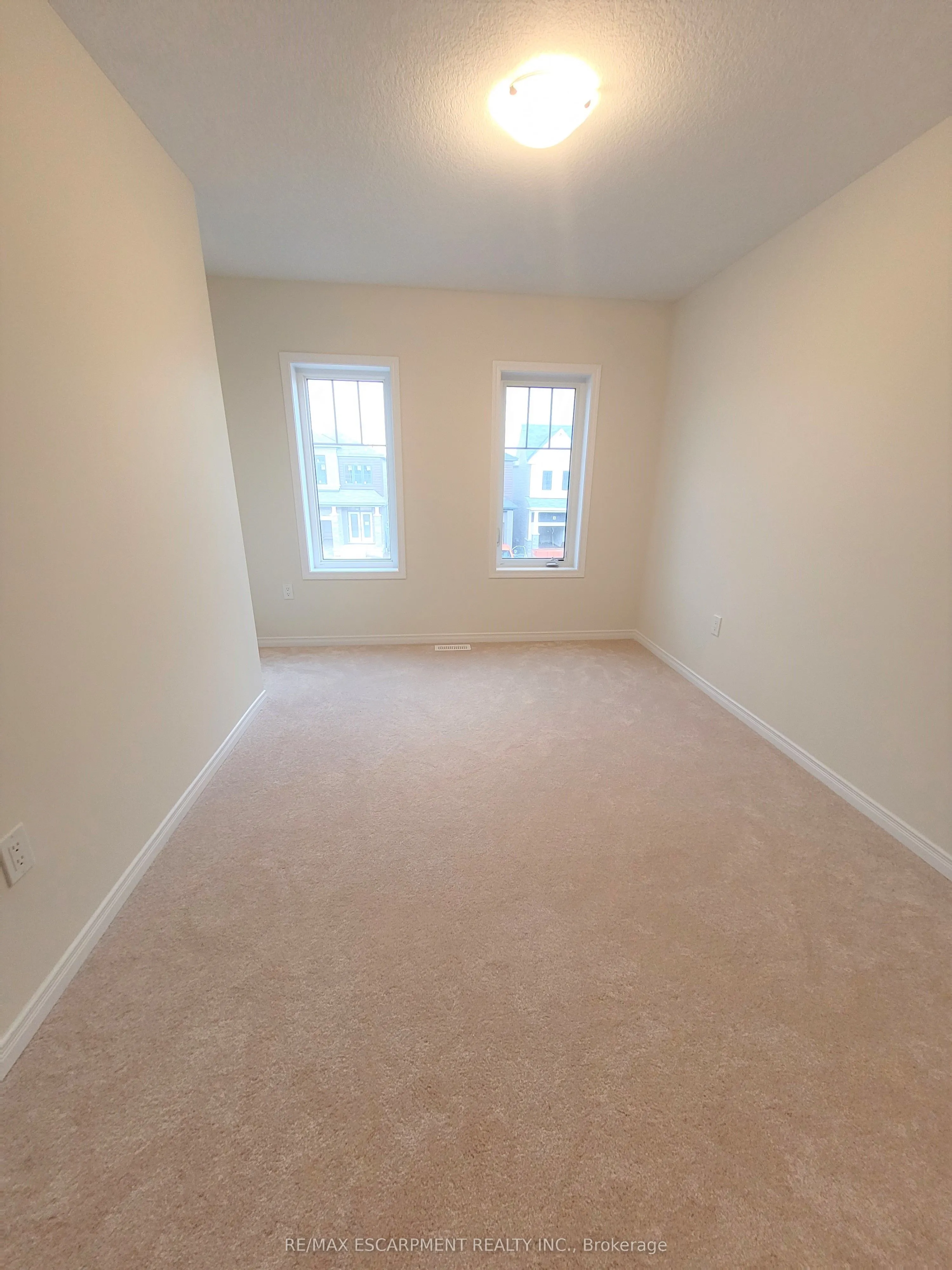 11 Amos Avenue