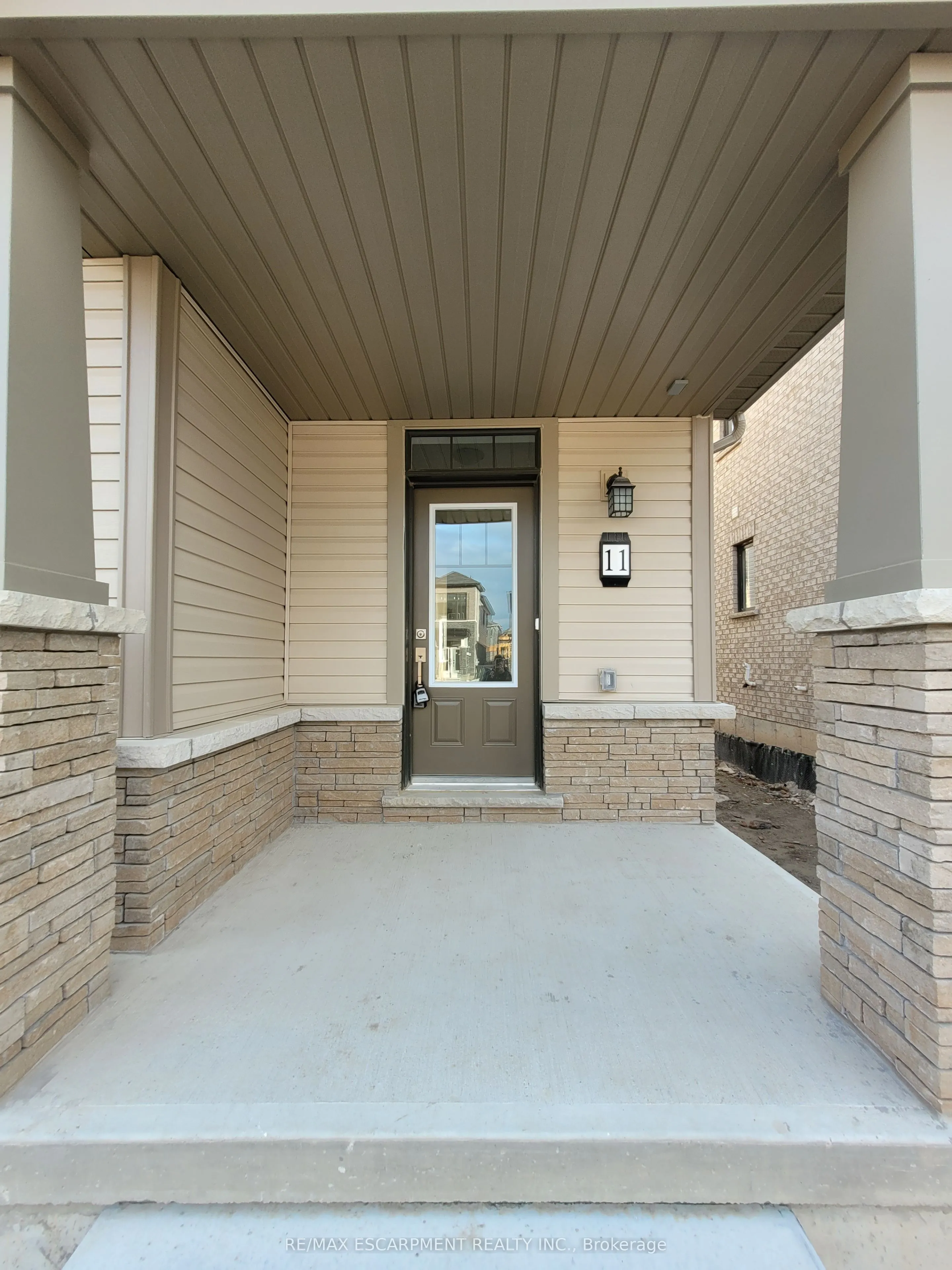 11 Amos Avenue