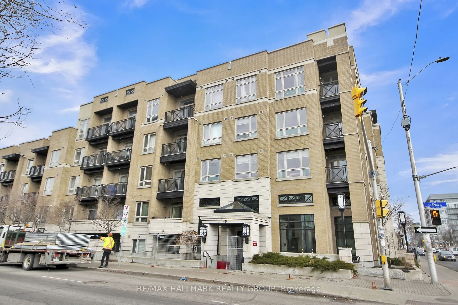 429 Kent Street, #205