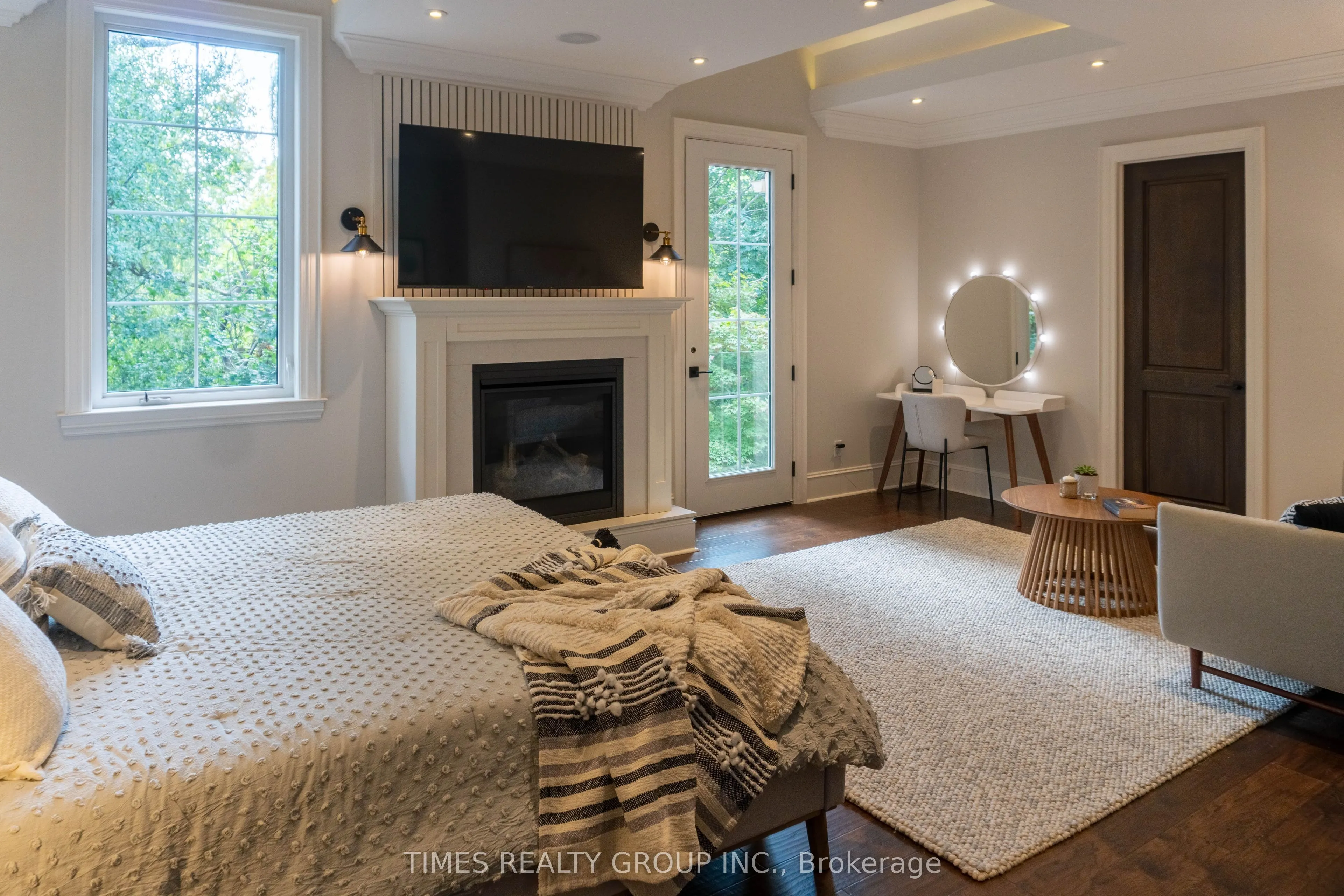 64 Ravina Crescent