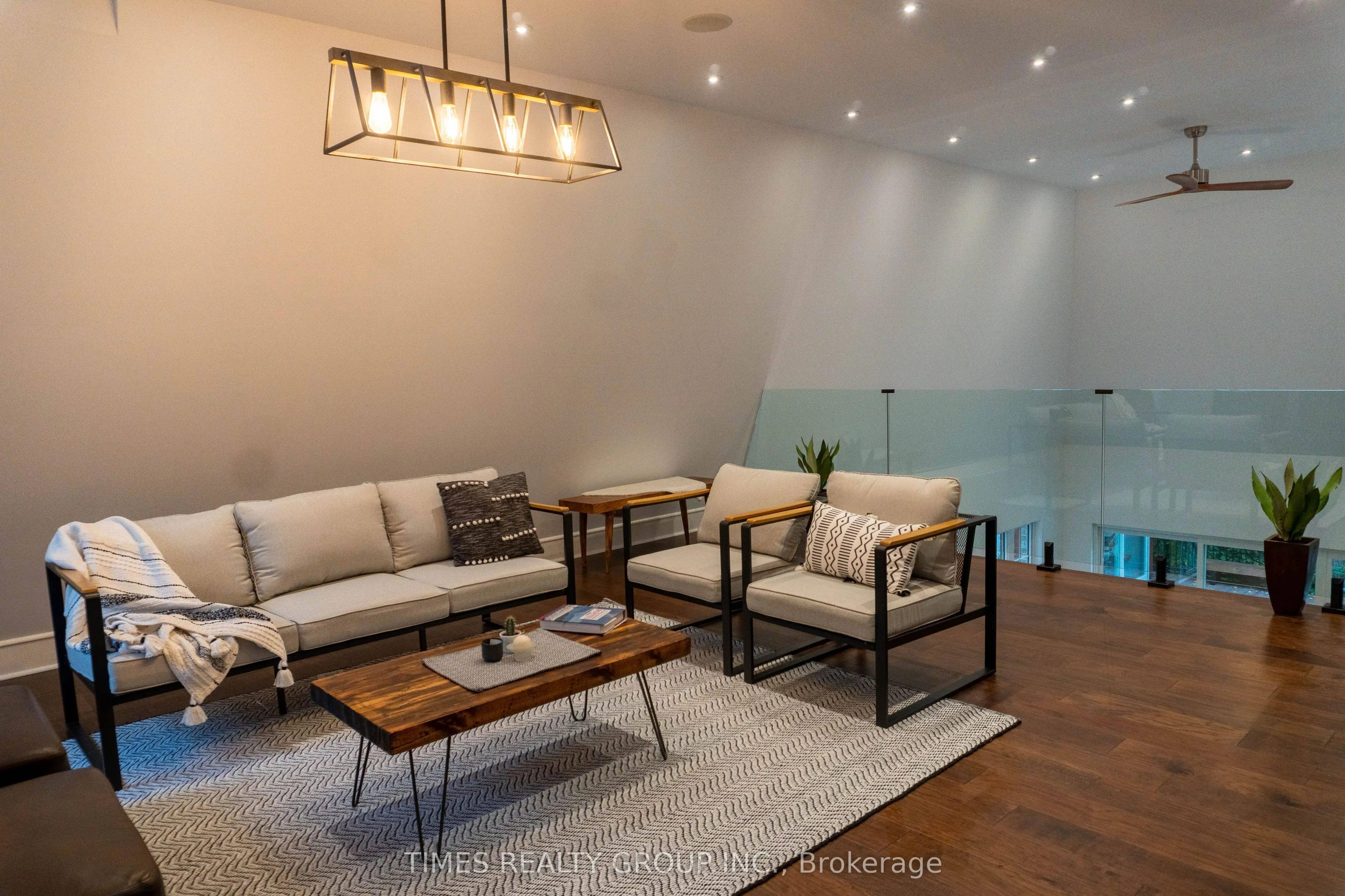 64 Ravina Crescent