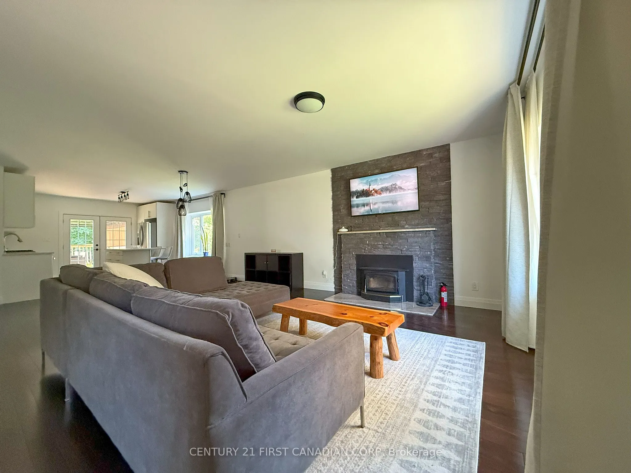 205 King Edward Street