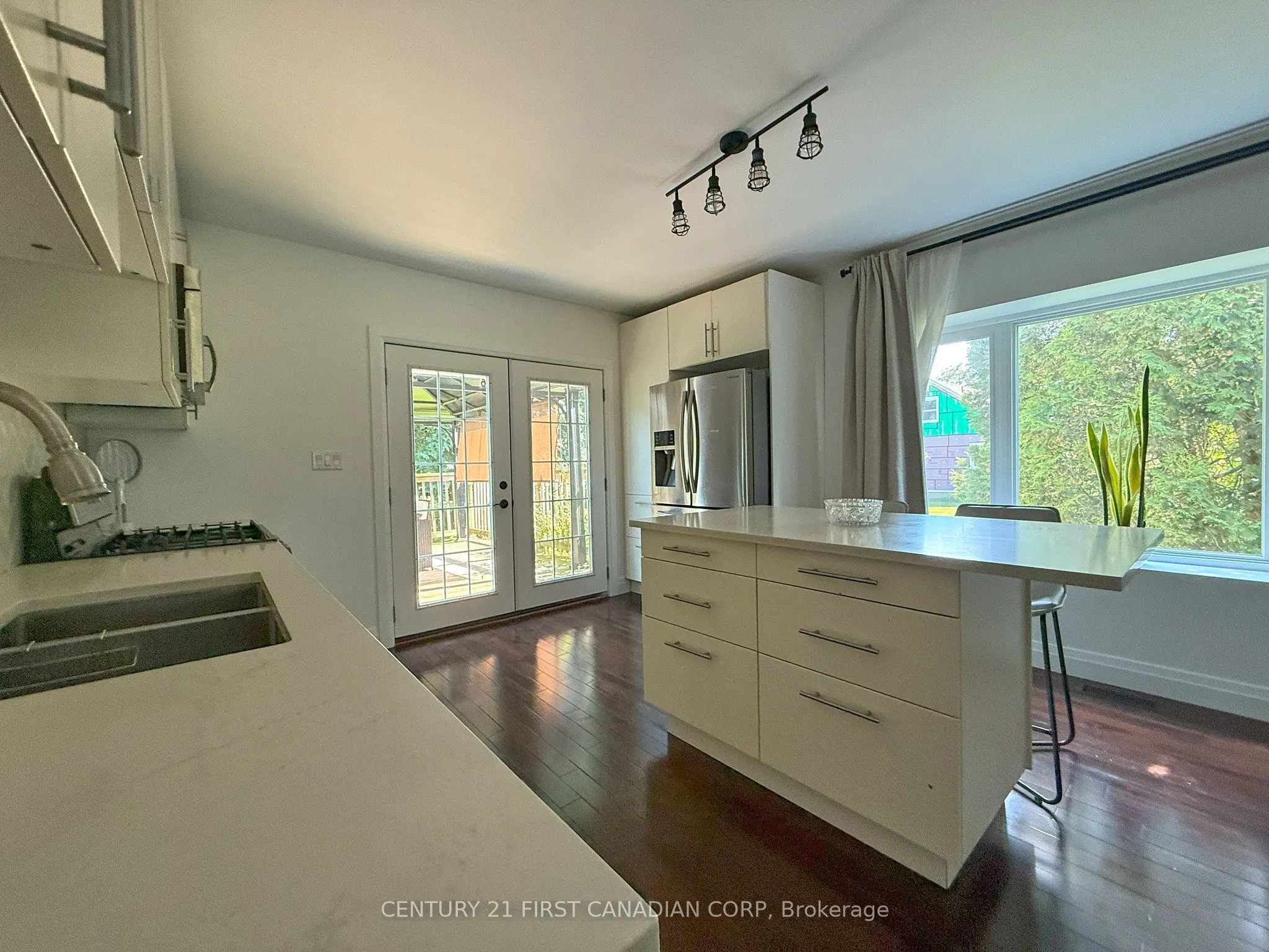 205 King Edward Street