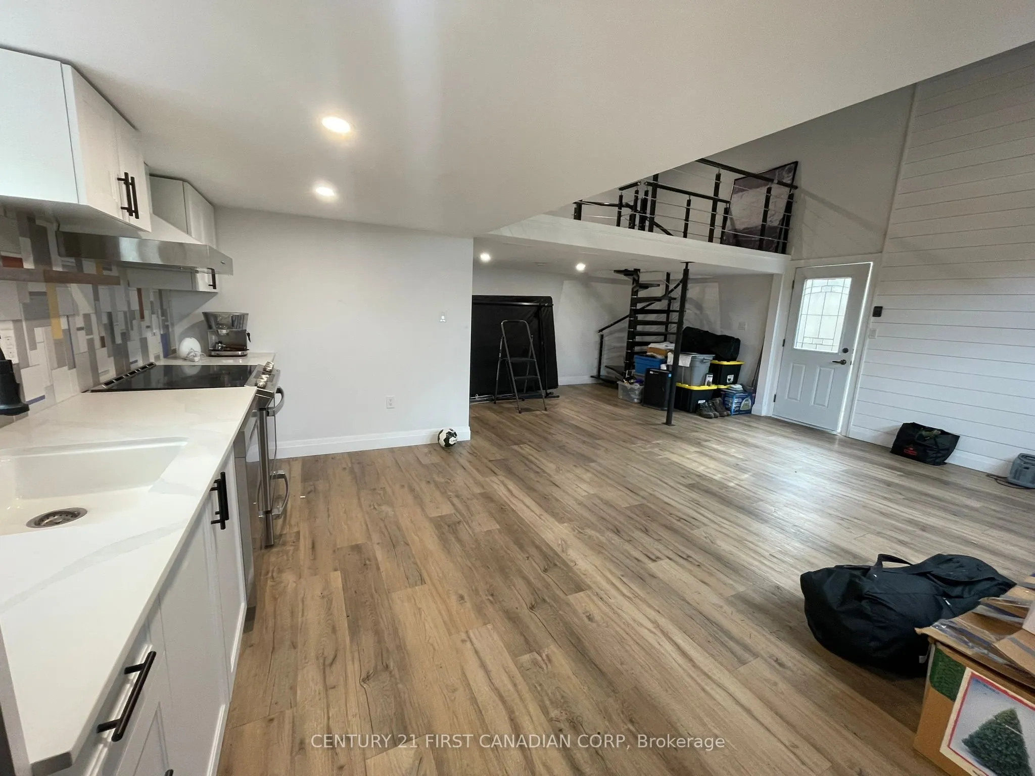 205 King Edward Street