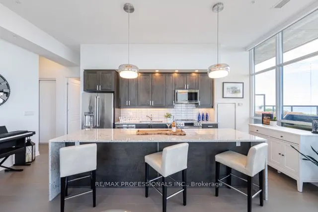 550 North Service Road, #PH1504