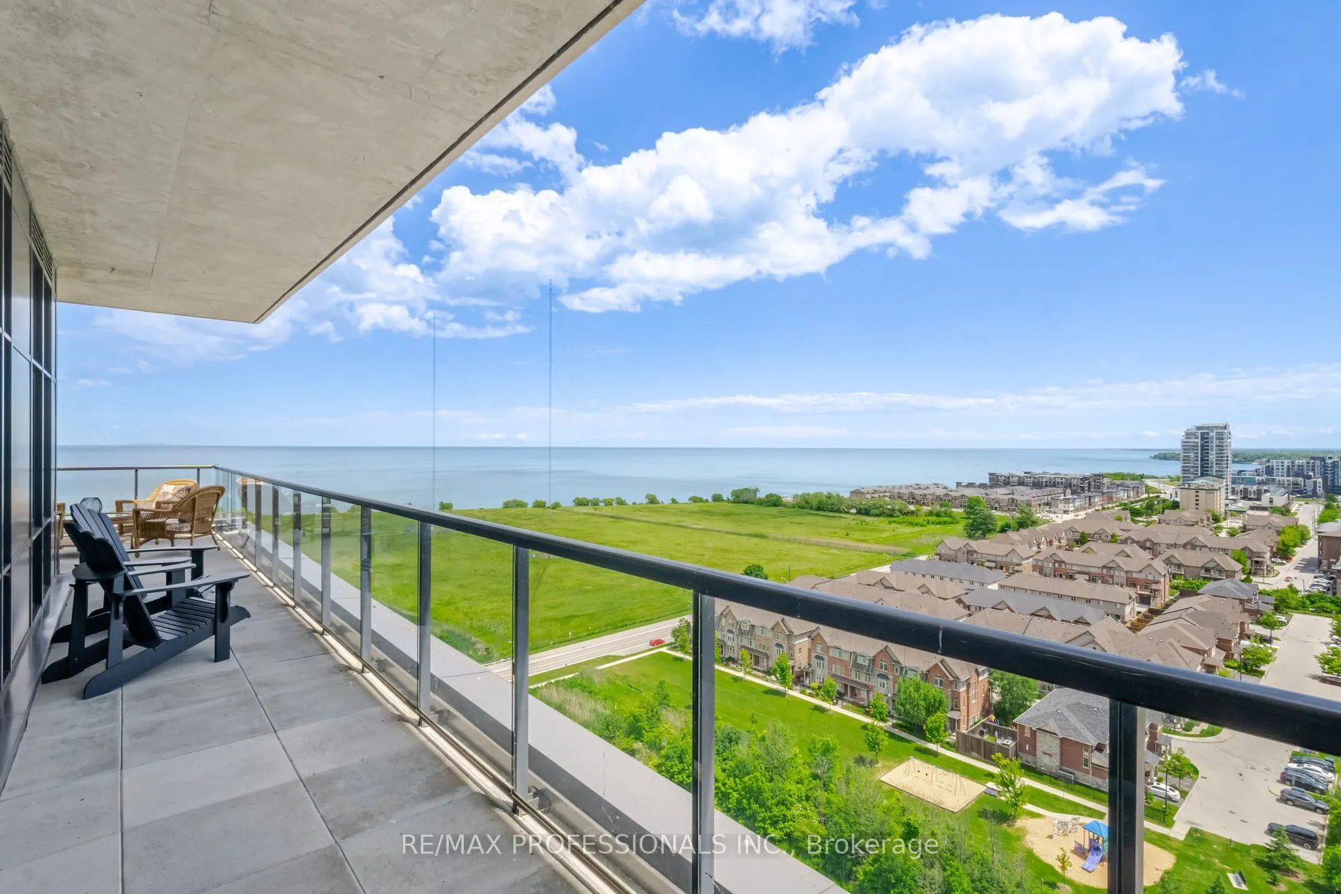 550 North Service Road, #PH1504